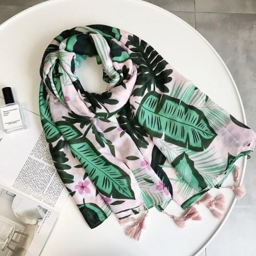 2018 New Fashion Parrot And Leaf Print Tassel Scarf Women Cotton Animal Scarves Wraps Shawl Muffler Hijab Free Shipping
