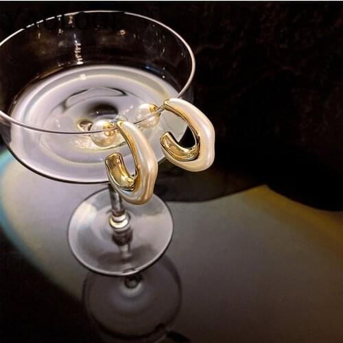 YAOLOGE New Gold Color Round Stud Earrings For Women Vintage Pearl Alloy Earrings 2021 Trend Party Gift Festival Fashion Jewelry