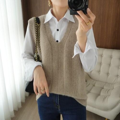 Women Vest 100% Pure Wool Knitted Pullovers Winter 2021 New Fashion Standard Sleeveless Ladies Soft Warm Sweaters