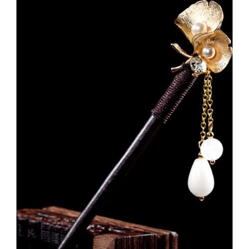Decorated with Meatball Head Flowers, Coiled Hair Chalcedony Hairpin . Mori Fresh Wind Hair Wood Pin No.4045