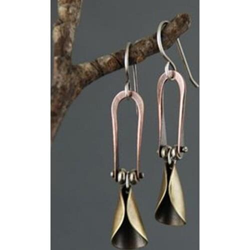 Retro Gold Color Hollow Wind Chimes Dangle Earrings for Women Wedding Party Vintage Ethnic Long Drop Earings Statement Jewelry