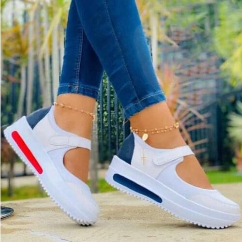2021 new crossover womens summer thick soles ultra light large size shallow buckle belt round head sandal beach shoes