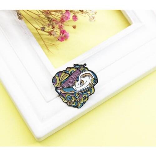 Creative Ear Snail Mother Tells Stories To Snail Babies Cartoon Brooch Ins Trendy All-match Backpack Badge Clothing Accessories