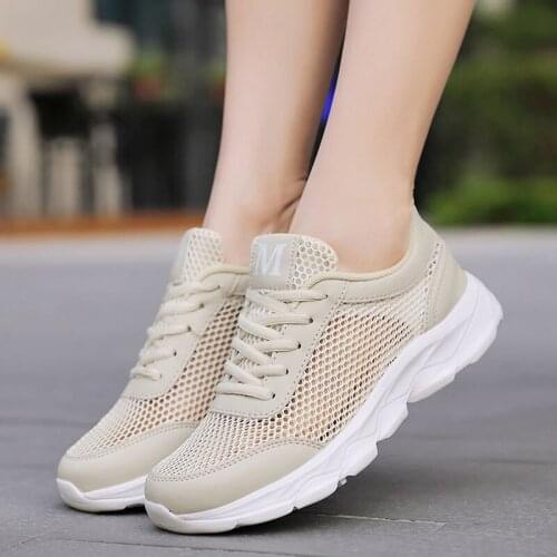 Net Shoes Hollow Mesh Breathable Casual Sports Shoes Womens Soft Sole Light Travel 2021 Summer New Style