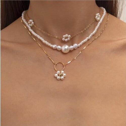 Elegant White Pearl Womens Flower Necklace Set Short Chain Beaded String Big Round Pearl Multi-Layer Personality Jewelry Gift