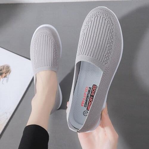 Middle-aged and elderly mother shoes, walking shoes, cloth shoes, non-slip soft-soled womens shoes, new spring and autumn 2021