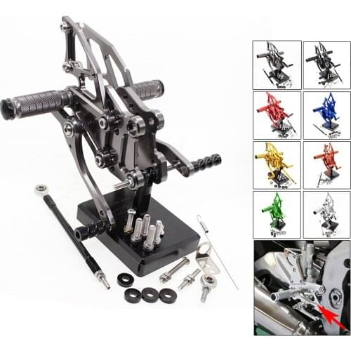 CNC Del Motociclo Pedane Regolabili Posteriori Set Spina Del Piede For Yamaha YZFR25 YZF R3 MT25 MT03 MT-03 MT-25 2015 2016