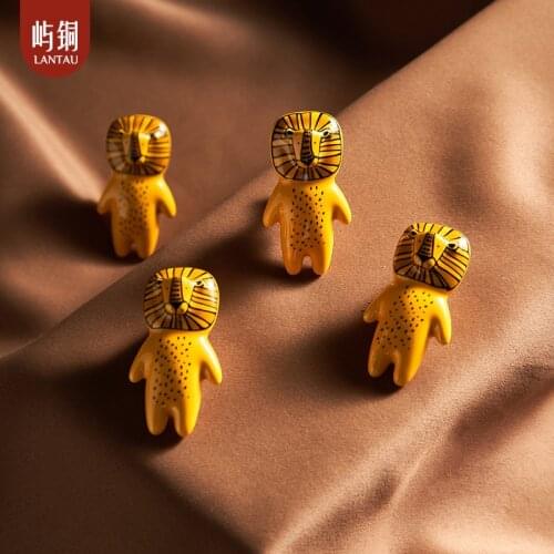 Nordic lion cartoon ceramic childrens room cute handle simple light luxury drawer cabinet wardrobe door single hole handle