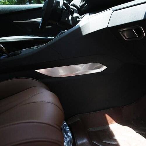 Car decorative sequins on both sides of the center for new Peugeot 5008 17-19 Peugeot 4008 accessories