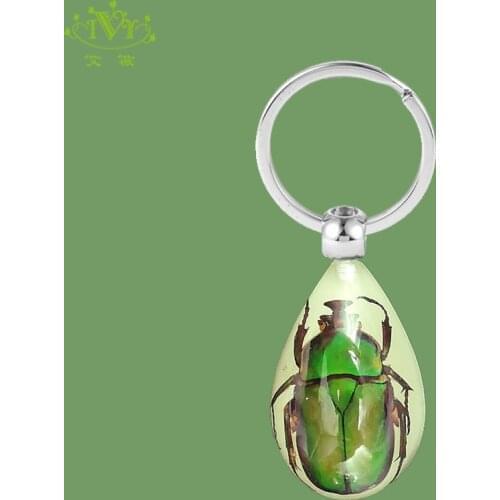 Luminous Trinket Insect Keychain Handmade Resin Stitch Natural Green Beetle Key Ring Glow In The Dark Bag Keychain for Woman Man