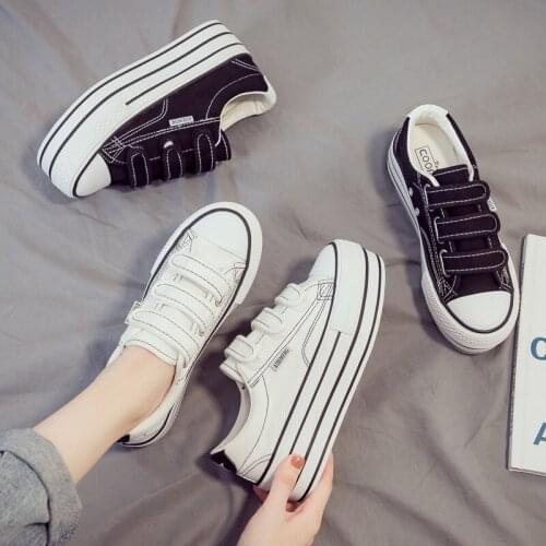 New Summer Thick-soled Sponge Cake with Inner Heightening Velcro Canvas Shoes Woman Wild Korean White Shoes