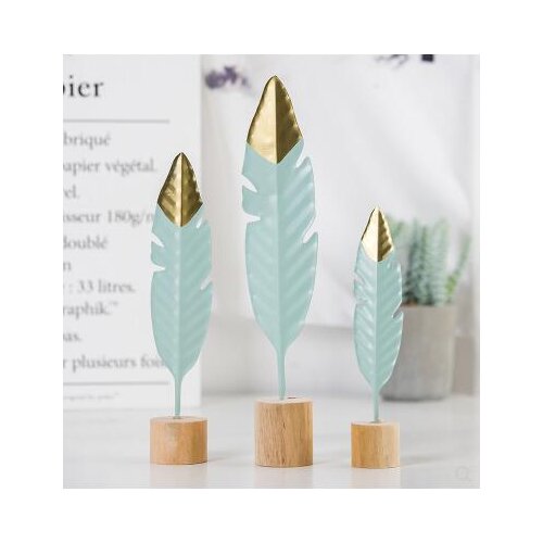 Style iron art feather decoration small fresh living room furniture creative household wine cabinet decoration culpture statue