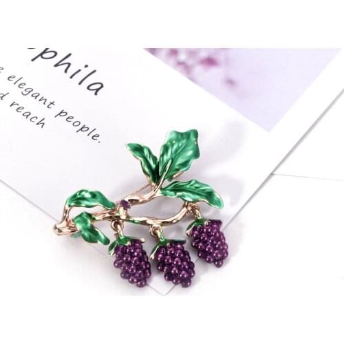 Korean Version Versatile Fruit Brooches Fashion Purple Enamel Pendant Grapes Corsage for Women Wedding Brooch Pins Jewelry