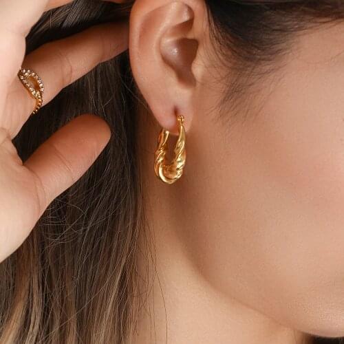 New Stylish Texture Croissant U Shaped Hoop Earrings Gold Earrings Stainless Steel 18K Gold Hypoallergenic Earrings For Lady