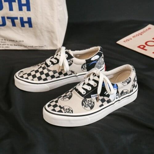 New Hip-hop Casual Sports Shoes Mens Black and White Plaid Print Canvas Shoes Womens Trend All-match Couple Casual Shoes Tide