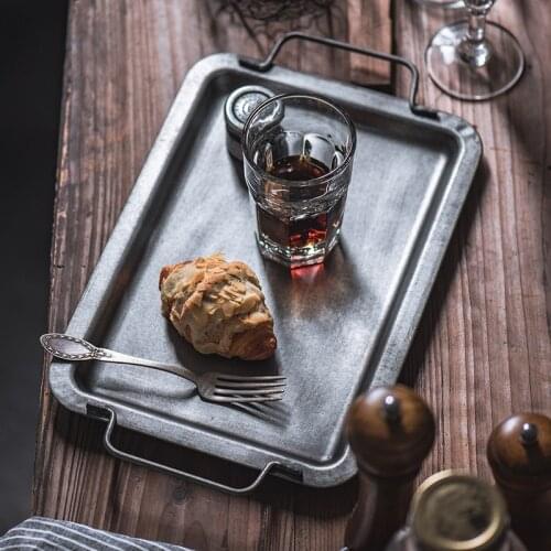 Retro Wrought Iron Serving Tray Vintage Food Bread Plate with Handle Photography Props Wedding Kicthen Pan Desktop Decoration