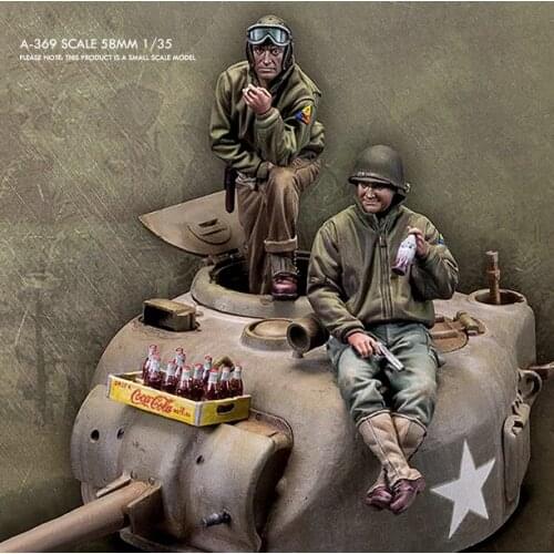 1/35 Resin model kits figure colorless and self-assembled (2 people without tank) A-369