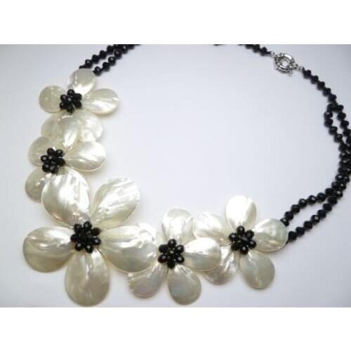 2019 Fashion Jewelry White Mother Pearl Shell Flower Black Crystal Necklace 20inches