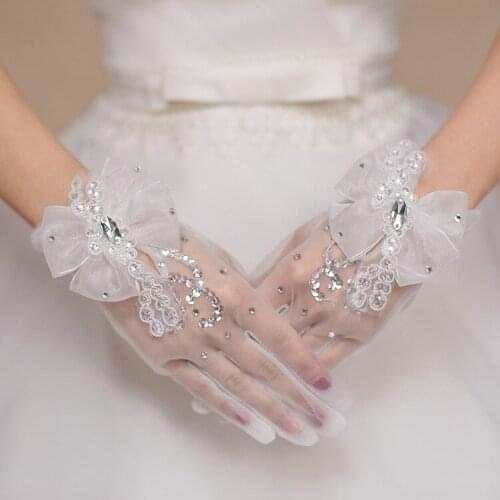 Elegant Crystals Tulle Short Bridal Gloves 2021 Five Fingers Wedding Gloves White Wedding Accessories Veu De Noiva