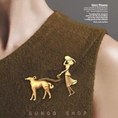 Korea New Design Brooch Gold Metal Walk the Dog Women Girl Elegant Simple Retro Fashion Brooch for Women Girls Gift Party