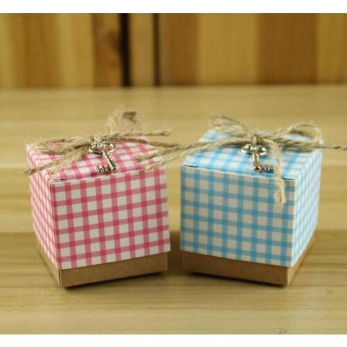 New Arrival 100pcs Retro Pink Blue Plaid Square Kraft Paper Wedding Favors Candy Boxes Ropes & Keys Baby Birthday Party Cadeau