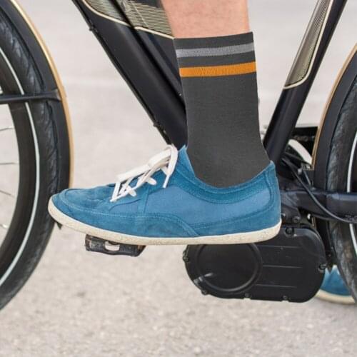 Sport Socks Breathable Bicycle Outdoor Men Women Racing Cycling Middle Tube Sock Portable Waterproof Cycling Elements