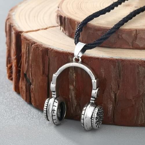 QIAMNI Trendy Hip-Pop 3D Headset Earphone Pendant Necklace Music Headphones Jewelry for Women Men Love Music Gift Vintage Choker