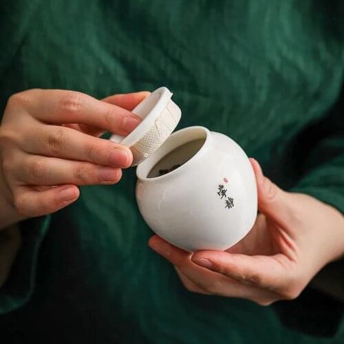 White Porcelain Tea Caddy Portable Tea Box Coffee Storage Sealed Jar Small Ceramic Tanks Simple Candy Organizer Kitchen Spice Ja