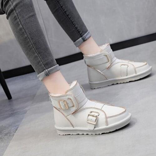 Giyu 2020 autumn and winter new Motorcycle snow boots One piece of fur Short boots Keep warm Plus cashmere Womens boots