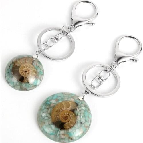 Natural Amazons Stone Chips Gravel Energy Orgonite Keychains Ocean Conch Fossil Resin Cabochons Orgone Amulet Key Rings Jewelry