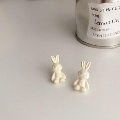 U-Magical Korean Cute White Rabbit Dangle Earrings for Women French Vintage Animal Metallic Party Earrings Jewelry Pendientes
