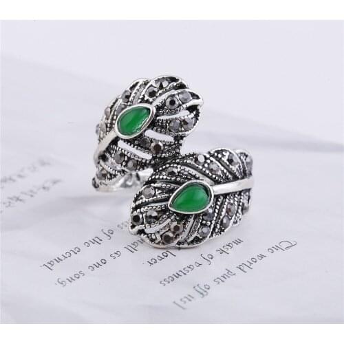 Fashion Female Feather Black Wedding Ring Unique Style Small Engagement Finger Ring Vintage Green Stone Rings For Women