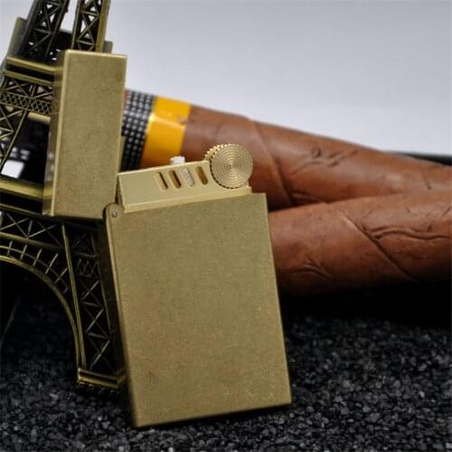 Luxury brass, kerosene, Lucent lighter, flint grinding wheel, torch lighter, outdoor portable little man tool accessories