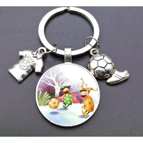 New fashion dome shaped glass pendant keychain jersey photo pendant glass metal keychain 2021