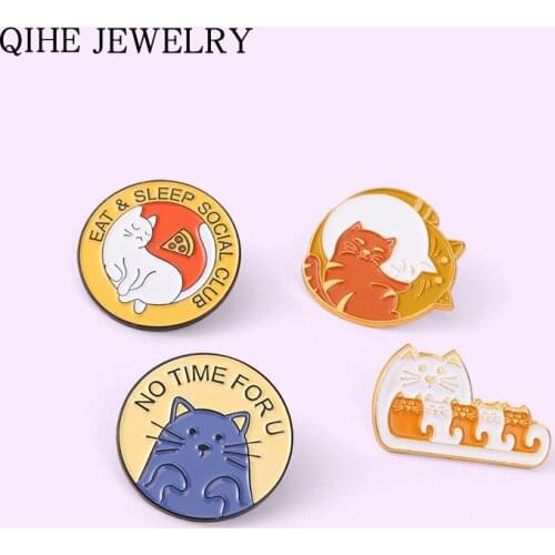 Sleep Social Club Enamel Pins Badge Cartoon Kitty Cat Brooches for Women Cute Round Lapel Pin Bag Clothes Jewelry Gift Wholesale