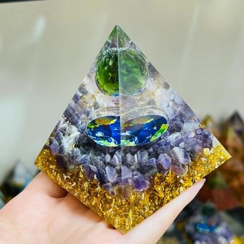 Ogan Pyramid Hand-Decorated Seven Chakras Crushed Stone Energy Tower Universe Ball Pyramid Jewelry Home Deco