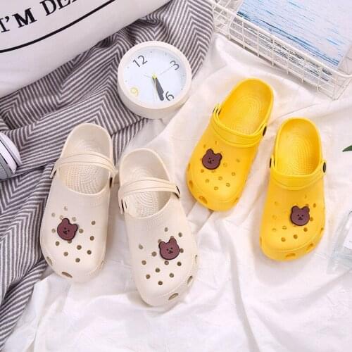New Women Slippers Summer Female Hole Shoes Cute Girl Heart Baotou Beach Sandals and Slippers Solid Color Breathable Nurse Shoes