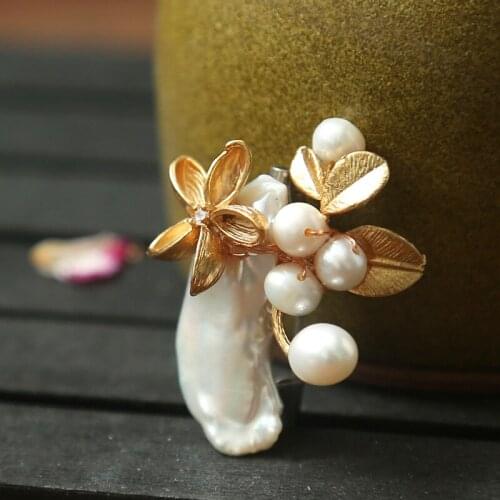 Handmade original exquisite small natural shaped pearl brooch pendant