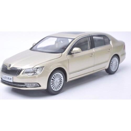 1:18 Diecast Model for Skoda New Superb 2012 Gold Sedan Alloy Toy Car Miniature Collection Gifts