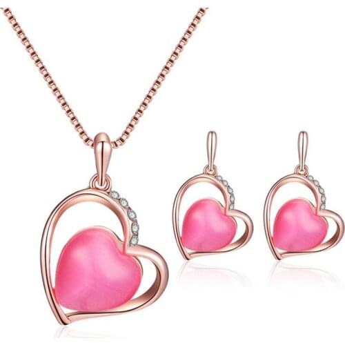 2021 New Crystal Red Opal Golden Color Choker Women Chain Necklace Girls Collar Collier Jewelry Pendants Party Collares