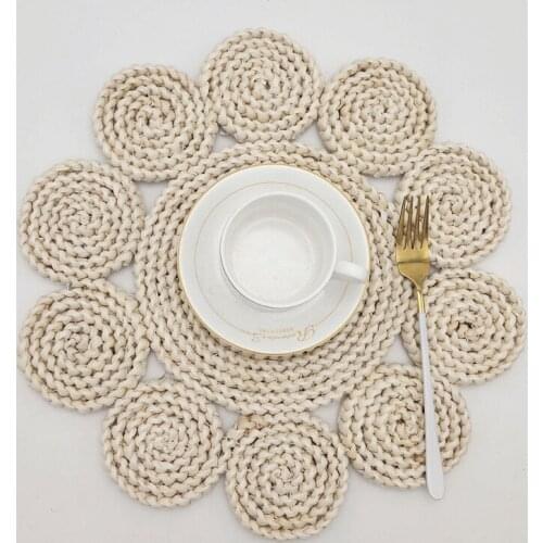 Woven Placemats Natural Woven Round Placemats Heat and Scratch Resistant Table Mat Natural Straw Material for Indoor Use