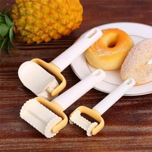 Pie Mold Plastic Icing Spatula Round Cookie Cutter Rolling Biscuit Cutting Pastry Blade Circle Dough Cutter Dumpling Mold Maker