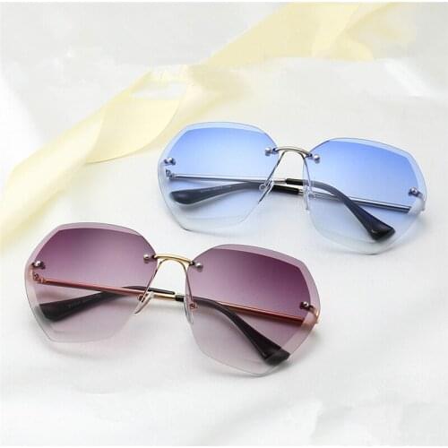 2019new fashion ladies sunglasses UV400 square boundless metal frame glasses classic card design pilot sports driving sunglasses