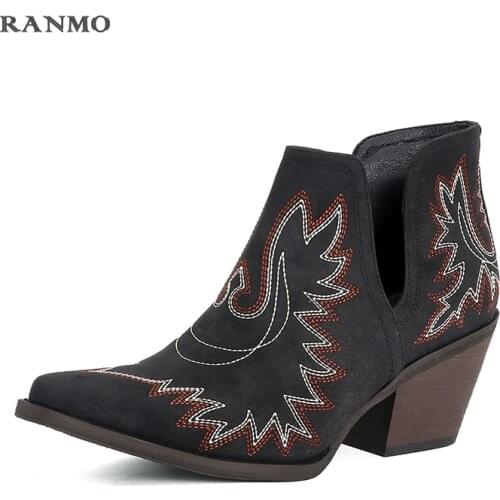 New Western Cowgirl Boots Fashion Retro Cowboy Ankle Boots for Women Autumn Winter Pointed Wedge High Heel Boots Print Size34-43