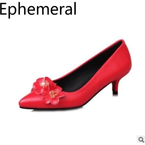 Women Sweet Flowers Pumps Med Thin Heel Shoes Pointy Toe Slip-Ons For Wedding Party Soft Leather Plus Size 43-33 Red Black Grey