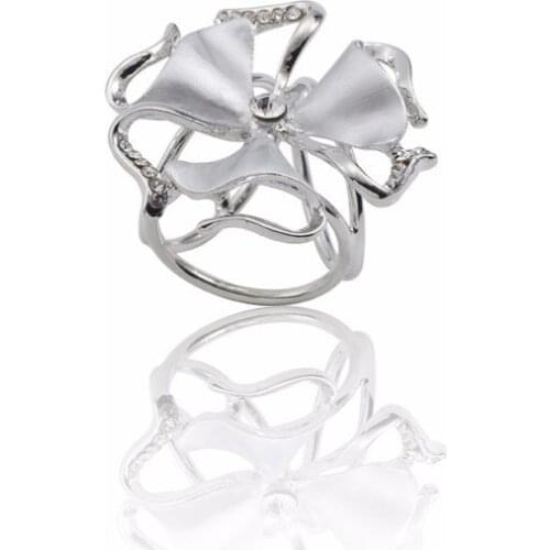 High Quality Classic Bouquet Shape Simple Rhinestone Hollow Novel Fashion Ladies Scarf Clip Party Wedding Boutique