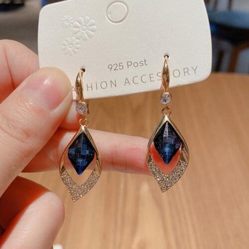 2021 New gold Retro Diamond Water Blue Rhinestone Hollow Geometric Drop Earrings Wild Elegant Womens Earrings Jewelry