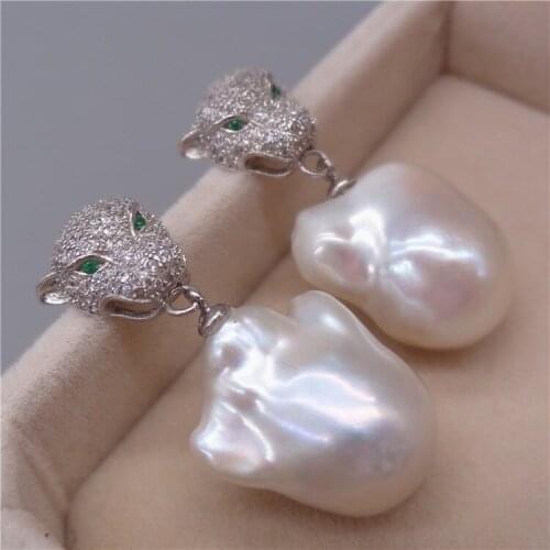**Genuine Natural White Baroque Reborn Keshi pearl Leopard earring