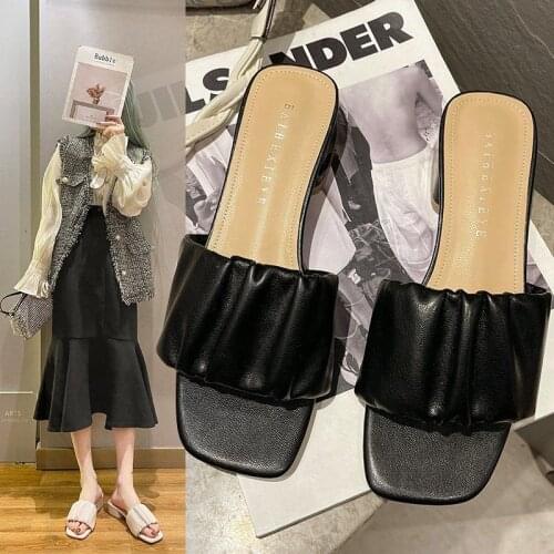 Chunky Heel Slippers Womens 2021 Summer New Slippers Red Fashion Outdoor Non-Slip Lazy One-Word Slippers Summer Sandals