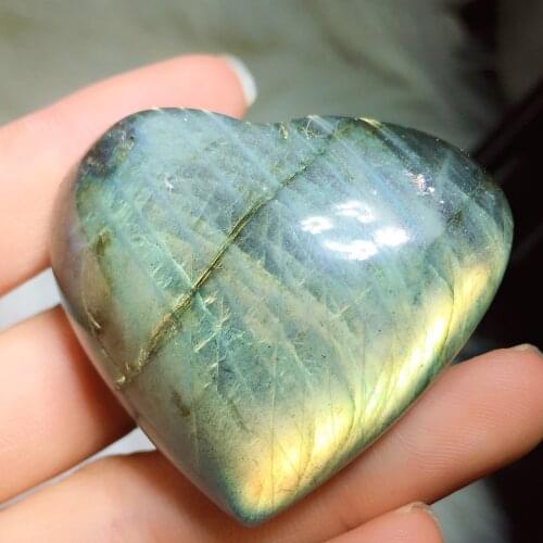 Larbradorite heart